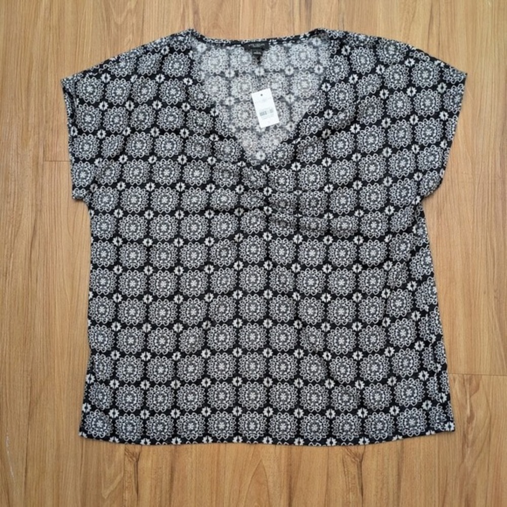 NWT Boho Geometric Print V Neck Knit Blouse Black White Ann Taylor Factory Large